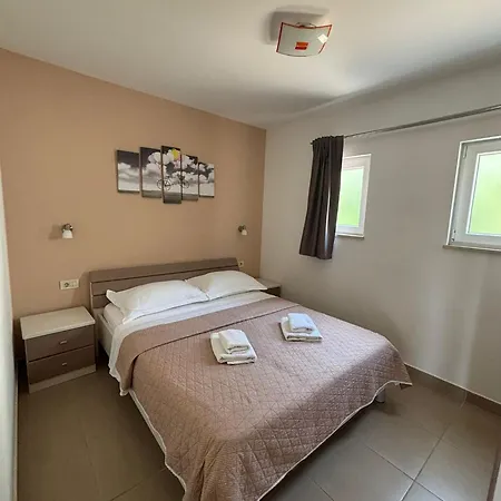 Katija Apartman Drvenik