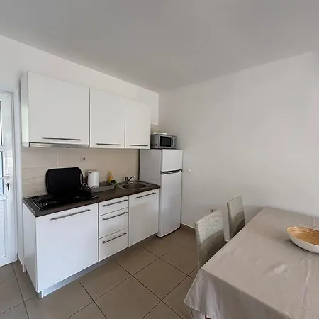 Apartman Katija Drvenik