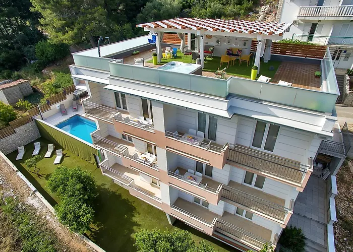 Katija 德尔韦尼克